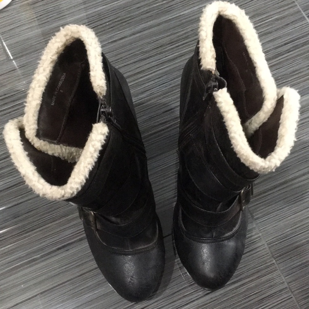 Booties - Picture 3 of 4